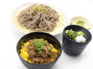 『ミニ牛しぐれ丼とざるそば』